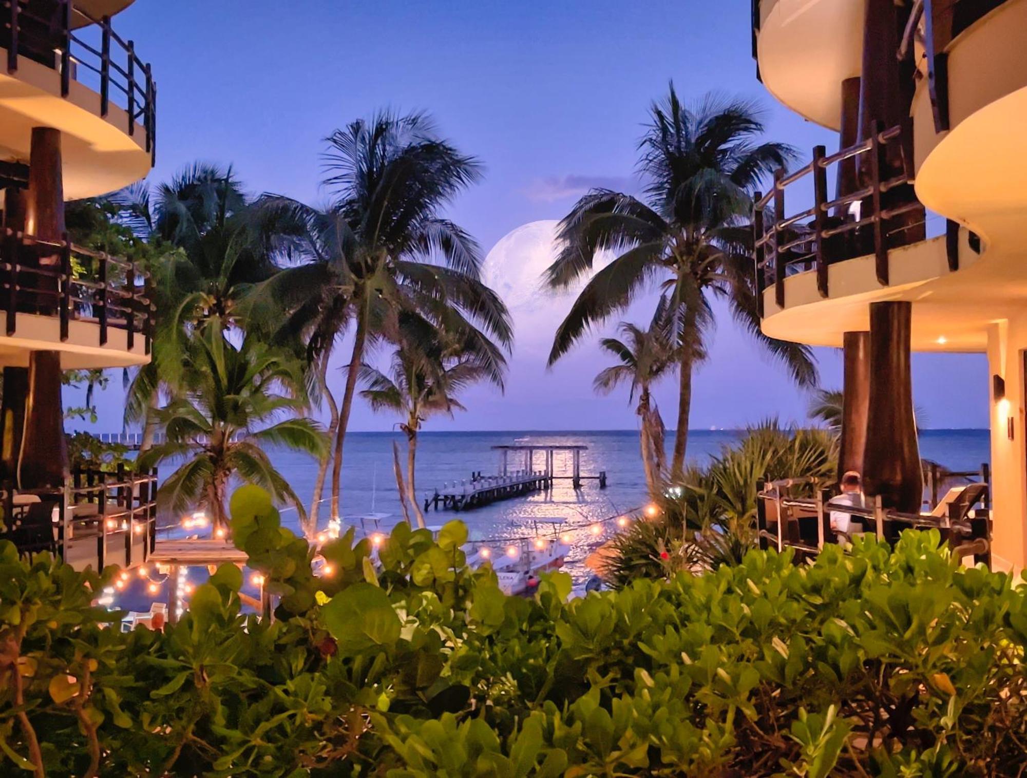 El Taj Oceanfront And Beachside Condo Hotel Playa del Carmen Exterior foto